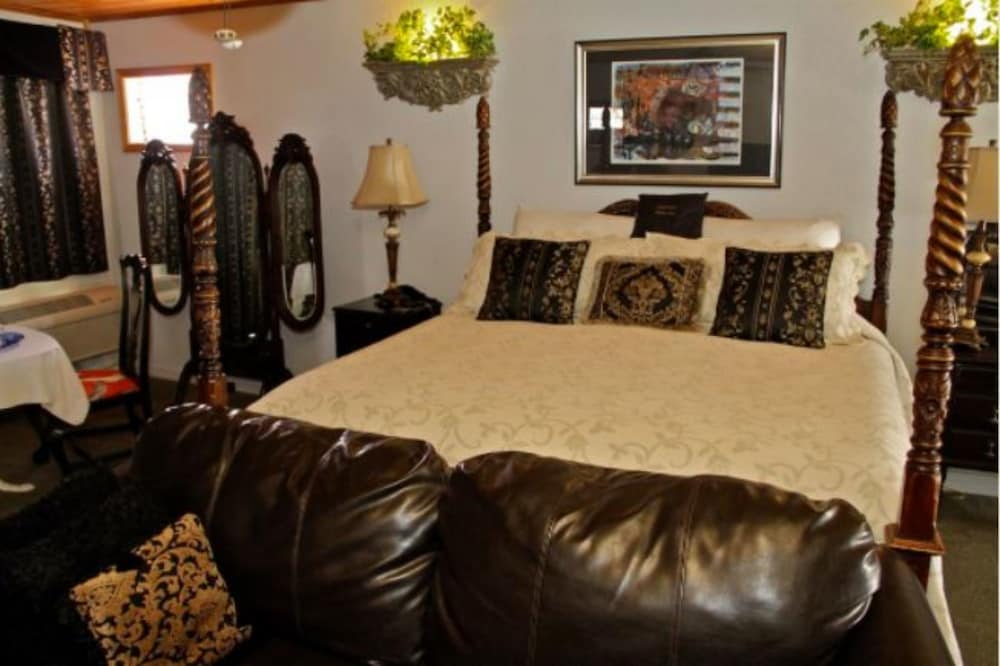 Echo Canyon Spa Resort (Adults Only)