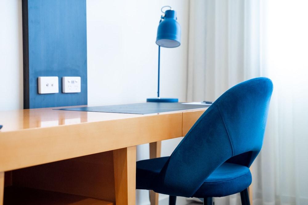 Nightelier Devonport Gateway Hotel