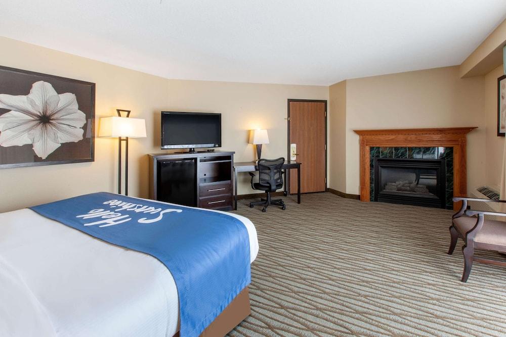 Days Inn by Wyndham Petoskey