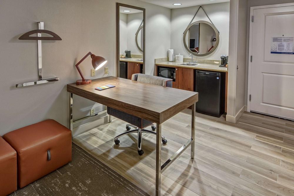 Hampton Inn & Suites Fort Myers-Estero/FGCU