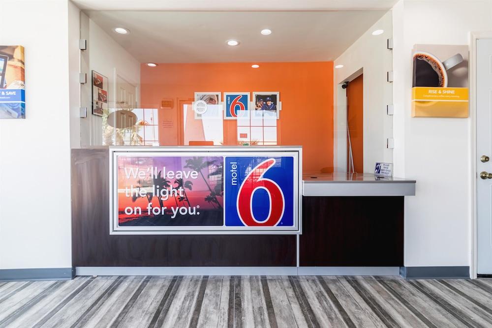 Motel 6 Barstow, CA - Route 66