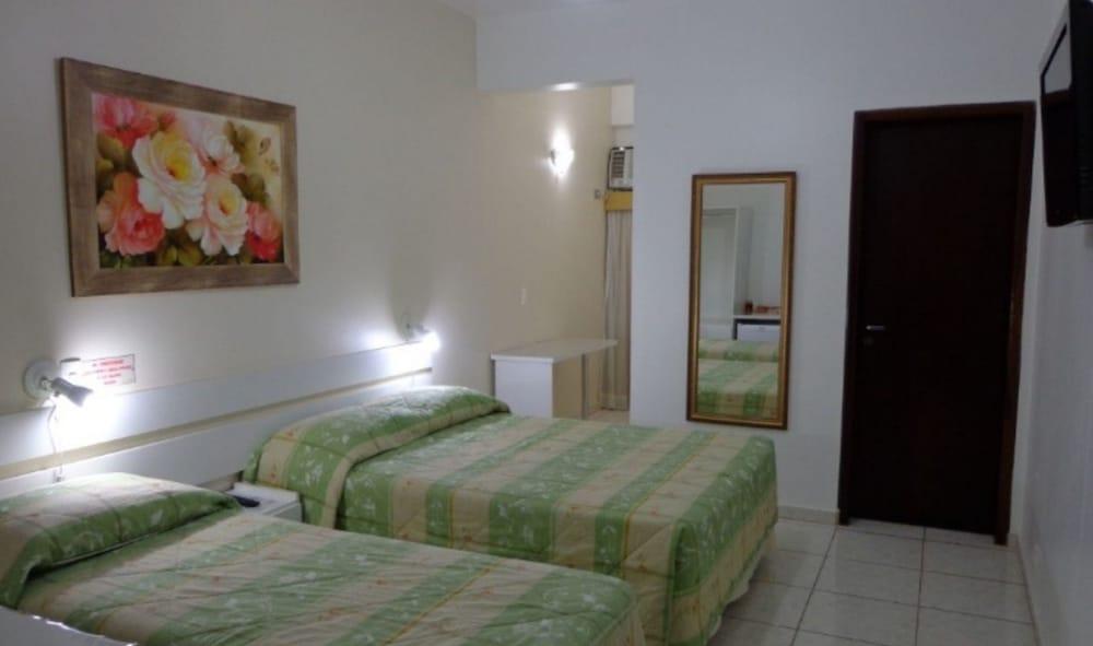 Foz Presidente Economic Hotel