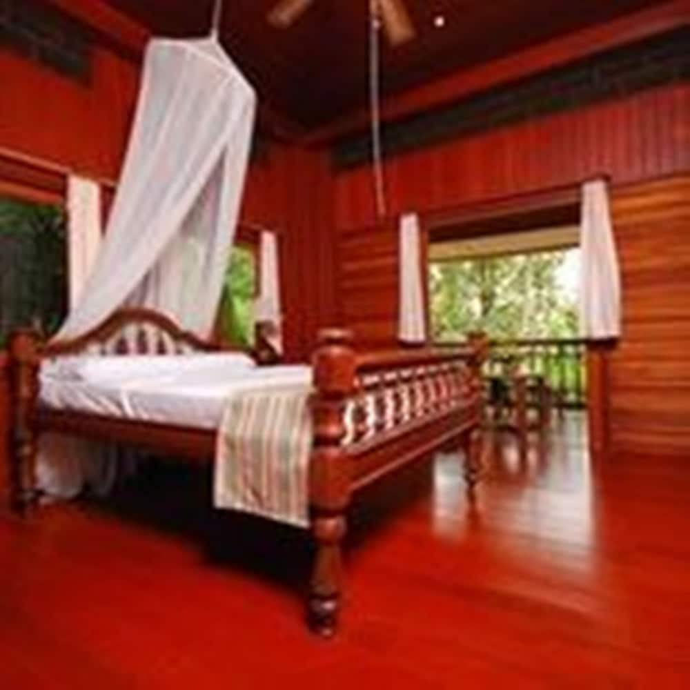 Baan Mai Beachfront Phuket Lone Island