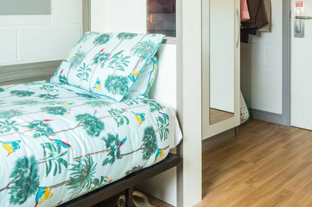 Queens University Belfast - Elms Village - Hostel