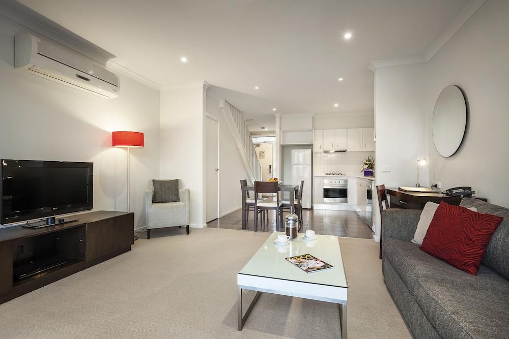 Quest Sanctuary Lakes