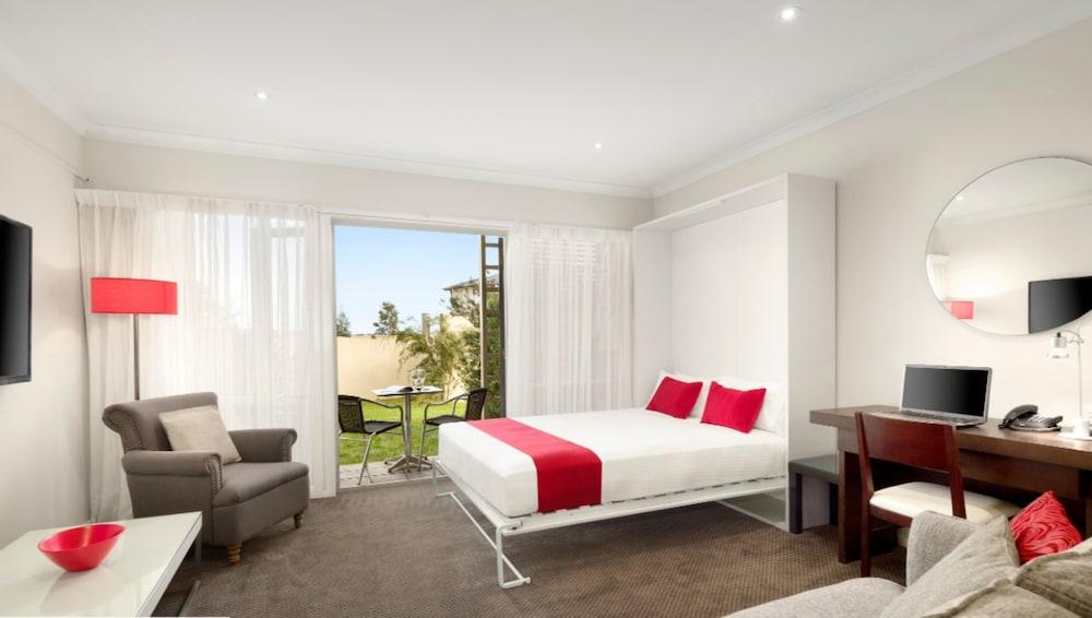 Quest Sanctuary Lakes