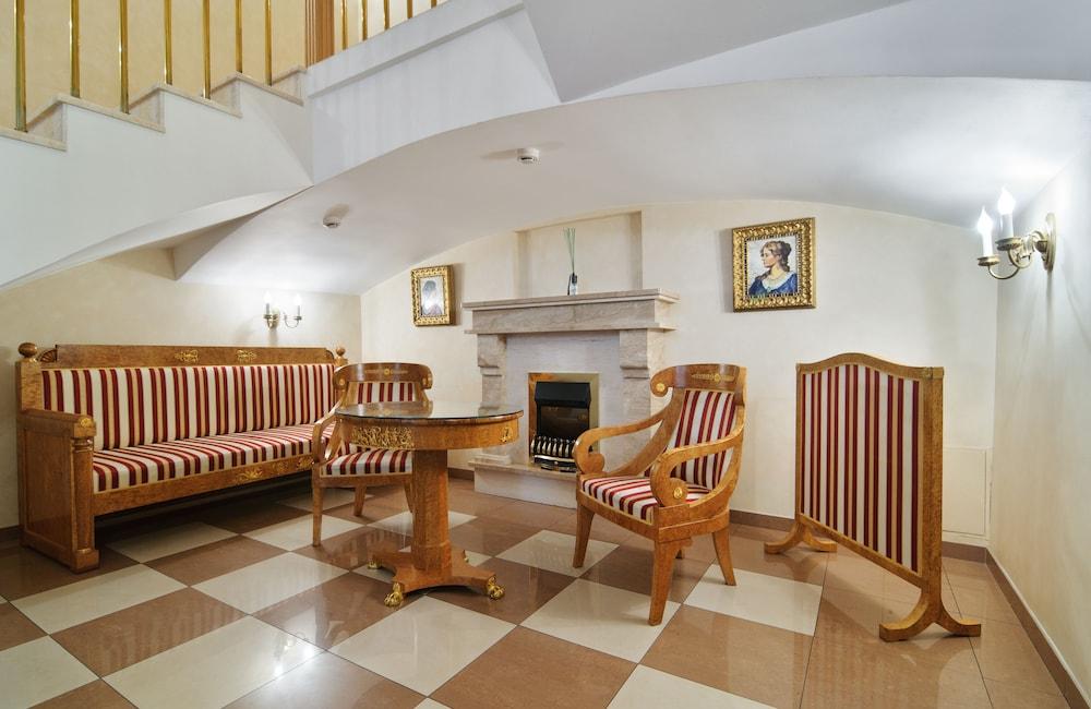 Aristocrat Boutique Hotel