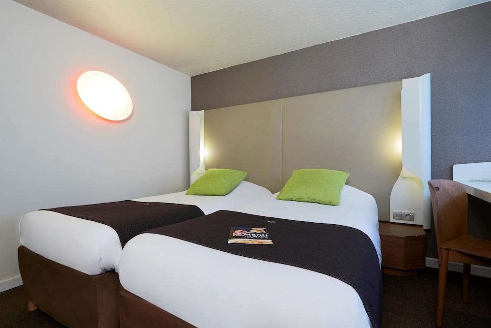 Campanile Villejust - ZA Courtaboeuf