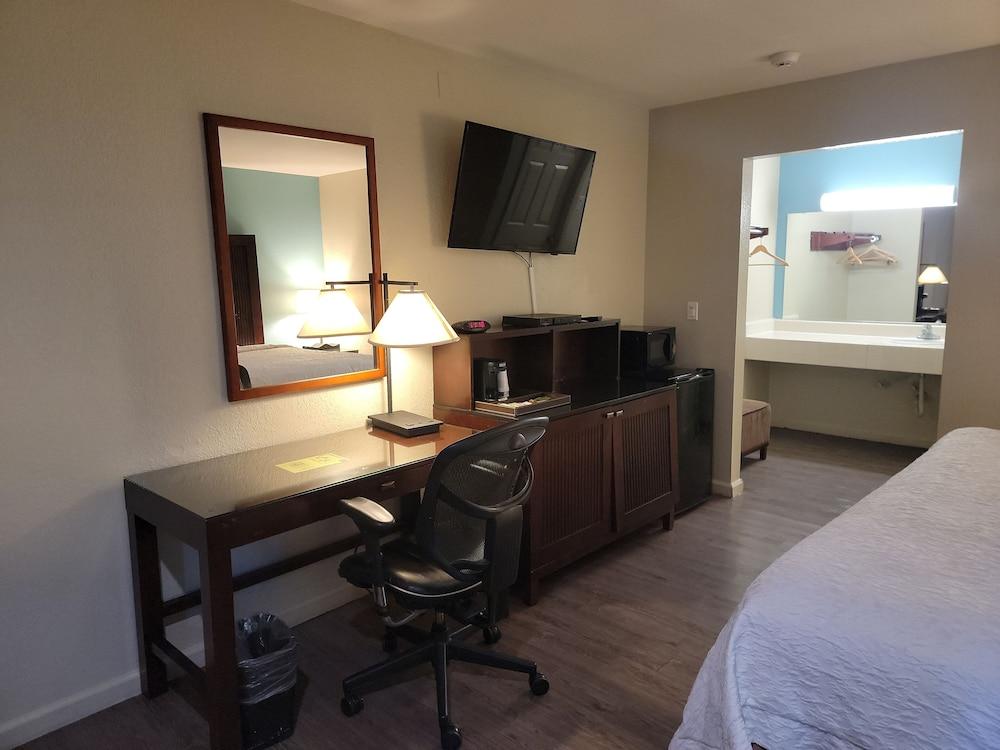 Mission Inn and Suites