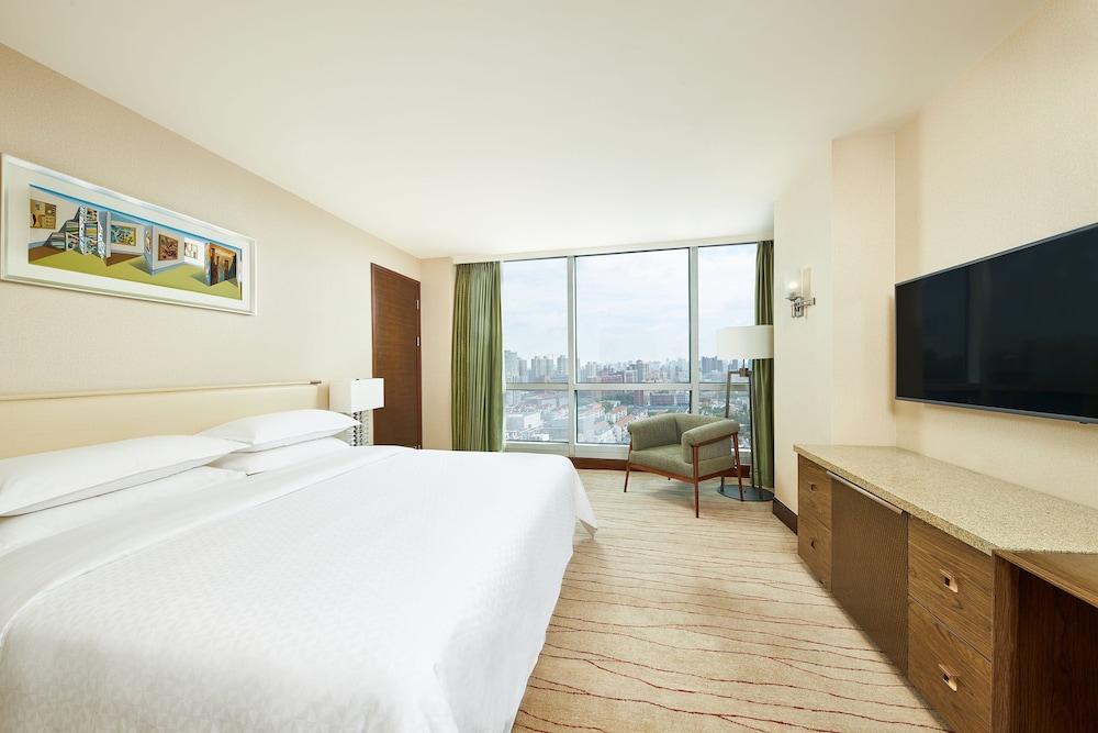 Four Points by Sheraton Shanghai, Daning