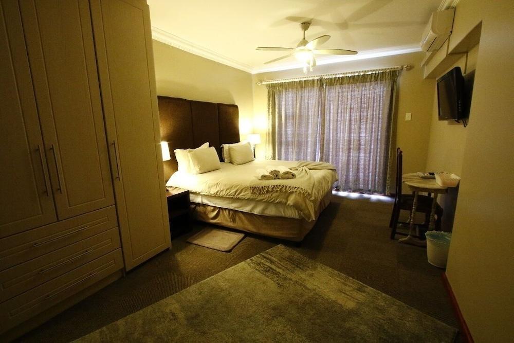 Bluewater Beachfront Guesthouse