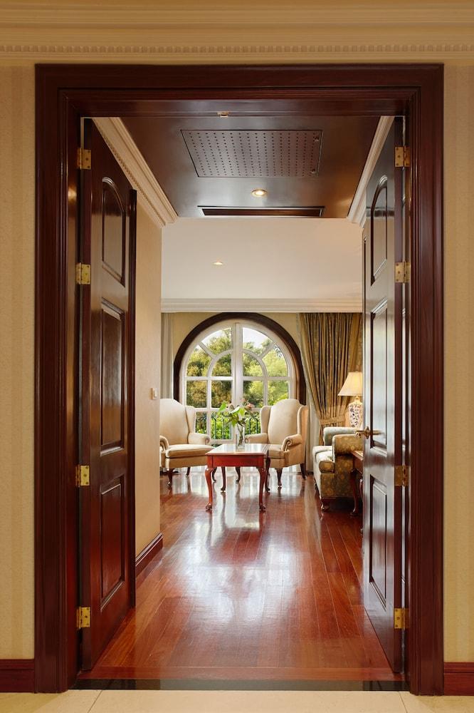 The Green Park Hotel