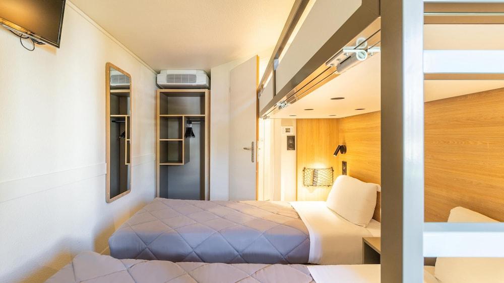 Première Classe Versailles - St Cyr l'Ecole