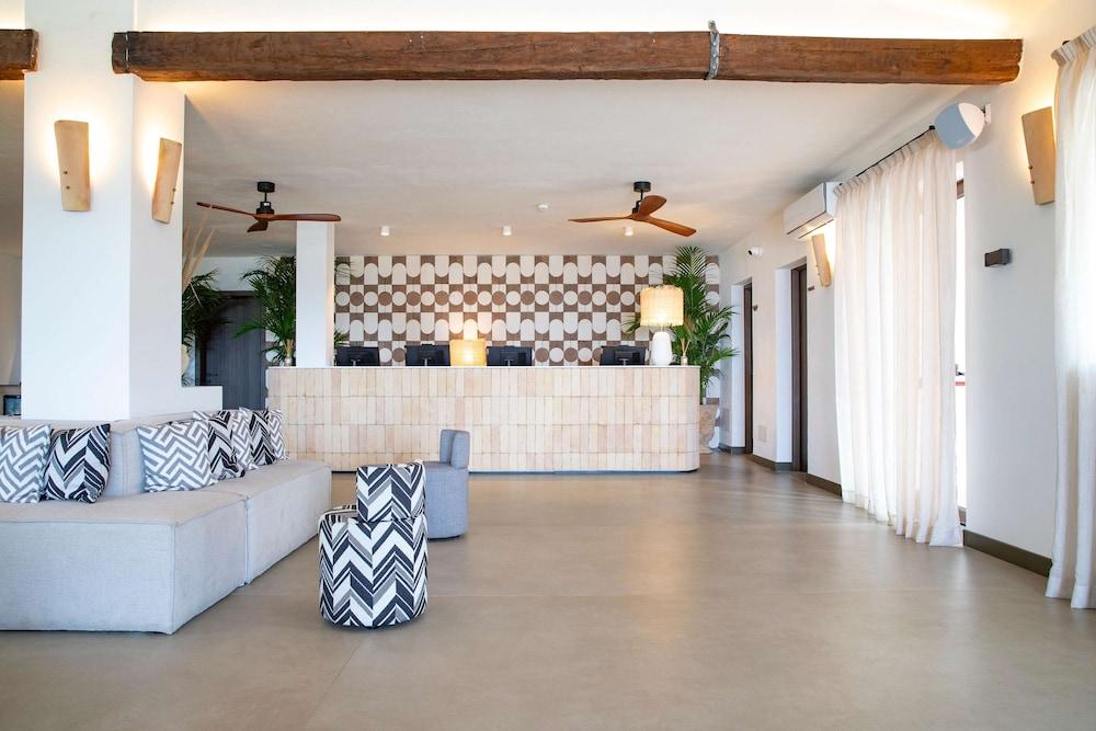 Mangia's Santa Teresa Sardinia, Curio Collection by Hilton