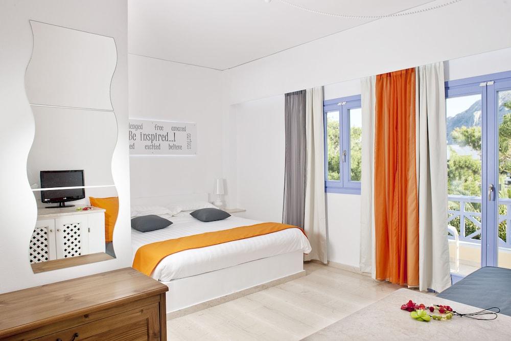 Acqua Vatos Santorini Hotel