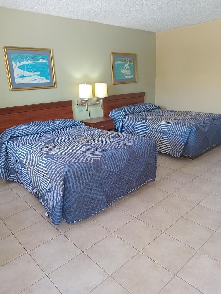 Royal Islander Hotel