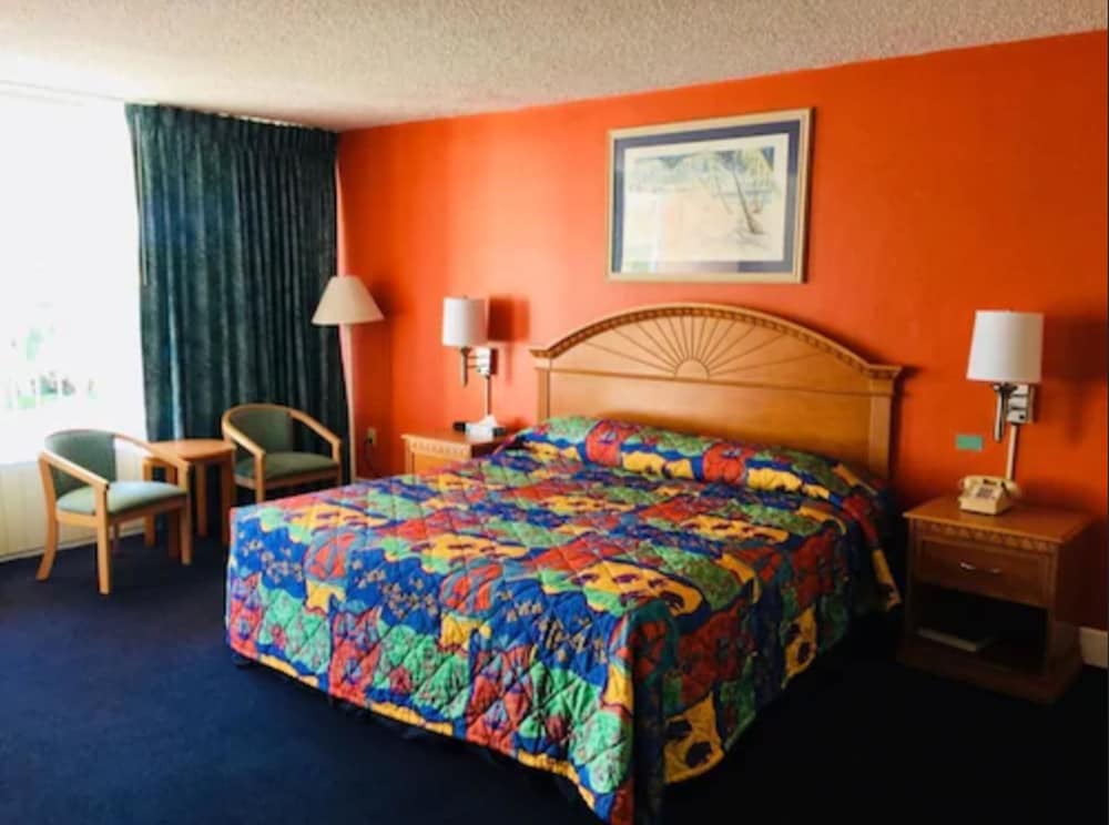 Royal Islander Hotel