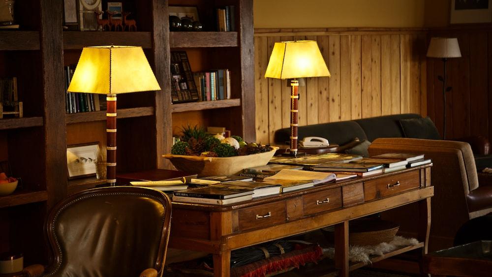 Correntoso Lake & River Hotel