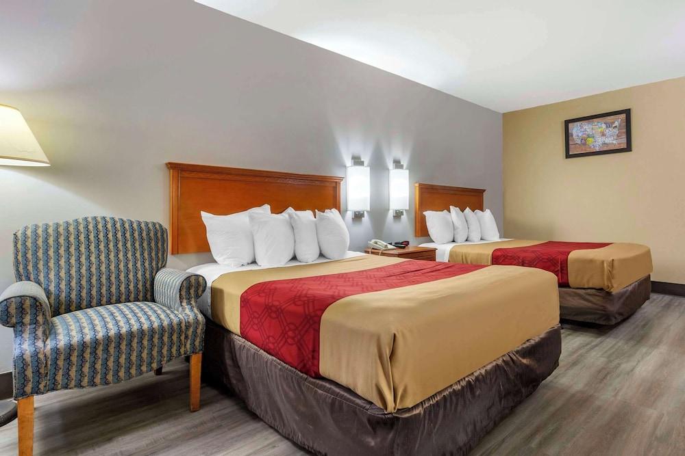 Econo Lodge & Suites Southern Pines - Pinehurst