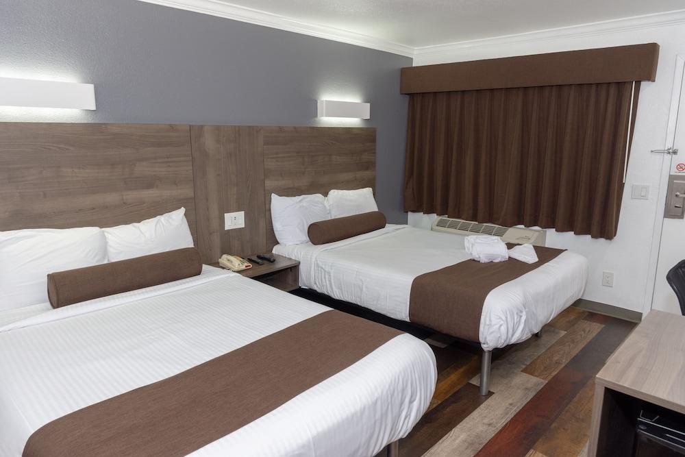 Value Inn Bellflower