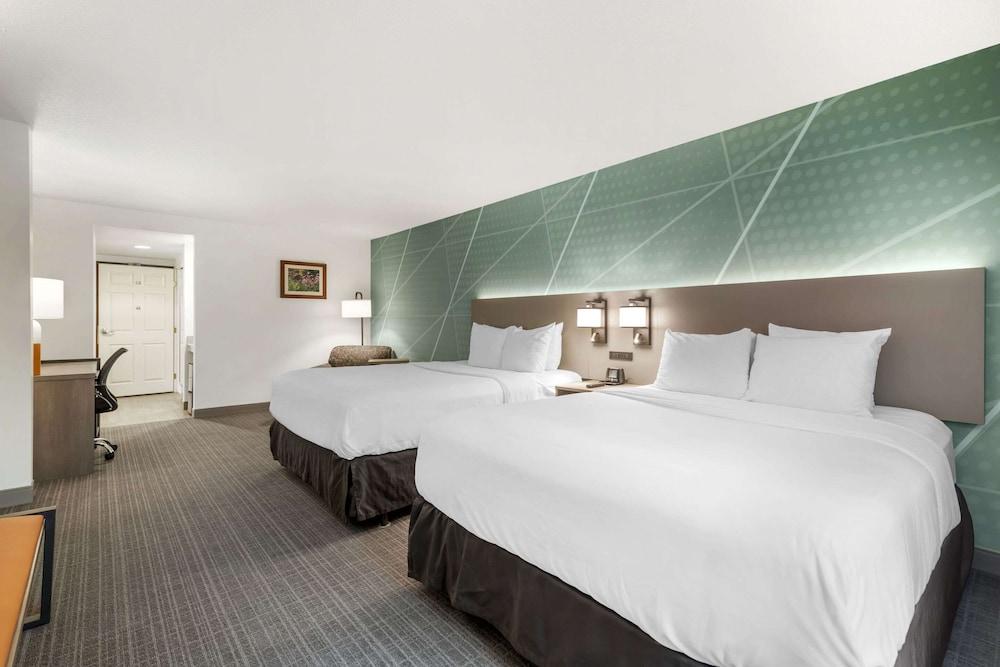 Comfort Inn & Suites Lake George