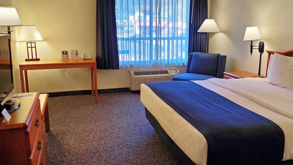 Magnuson Grand Pikes Peak