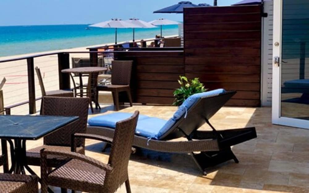 Sun Tower Hotel & Suites on the Beach