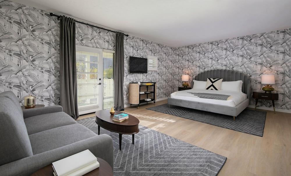 The Colony Palms Hotel and Bungalows - Adults Only