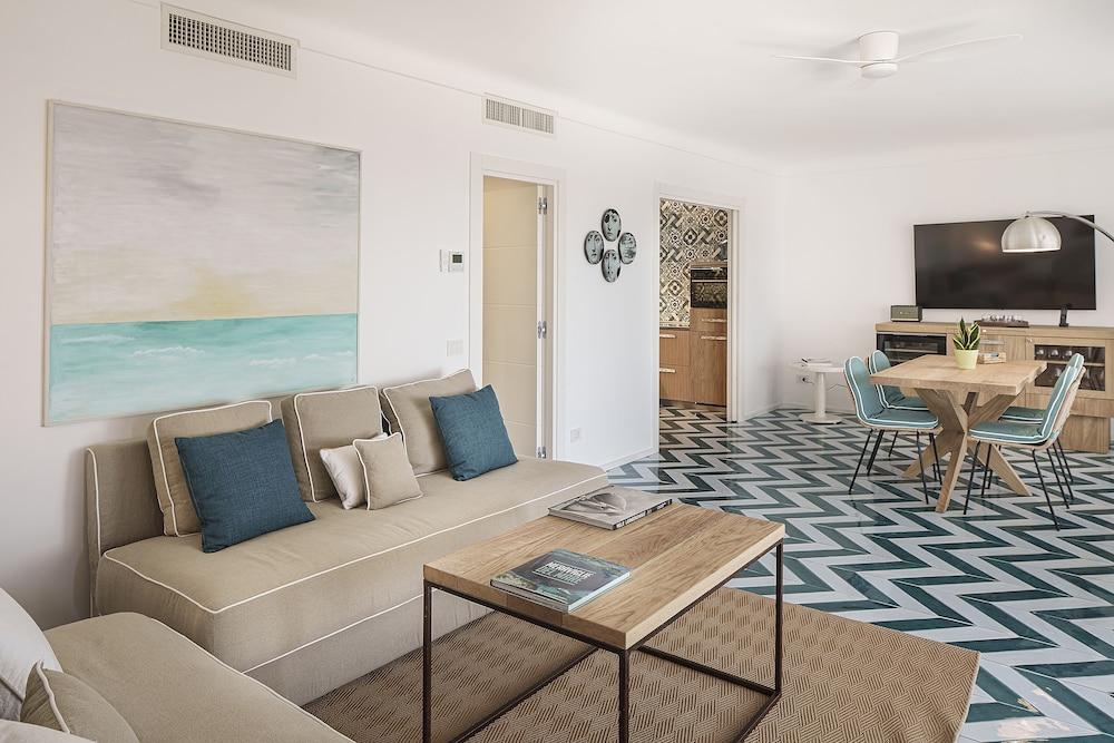 Costa Del Capitano Seaside Villas