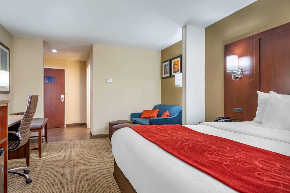 Comfort Suites Savannah Gateway I-95