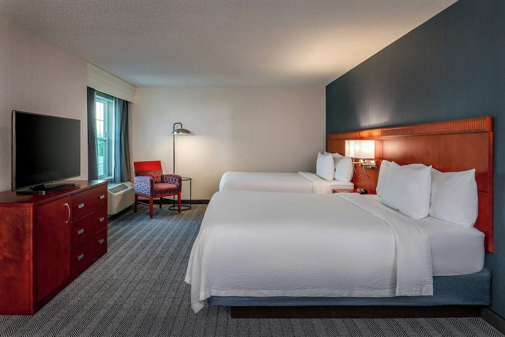 Courtyard by Marriott Hadley Amherst
