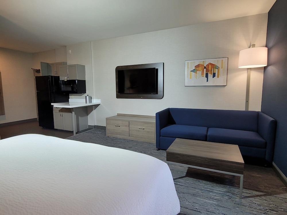 Holiday Inn Express San Diego South - Chula Vista by IHG