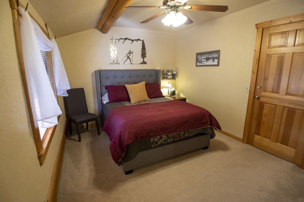 Snowberry Inn Bed & Breakfast