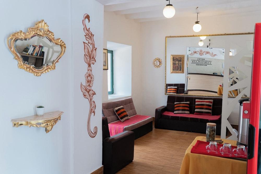 Cusco Plaza Nazarenas