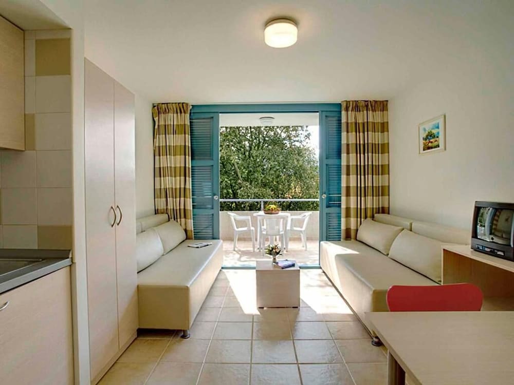 Solaris Residence - Naturist