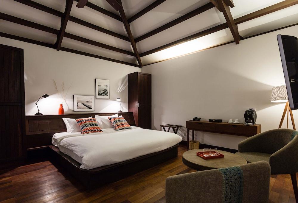 Heritage Suites Hotel