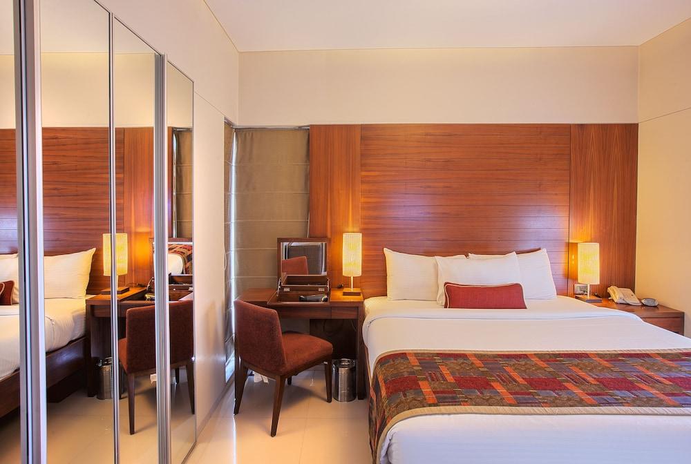 Oakwood Residence Naylor Road Pune