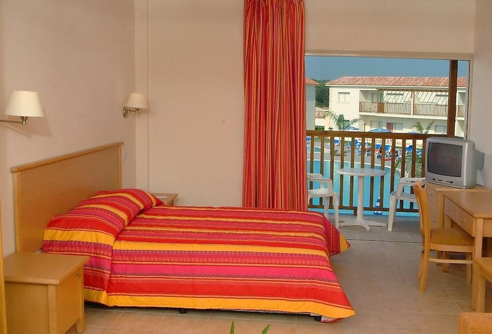 Tsokkos Paradise Village