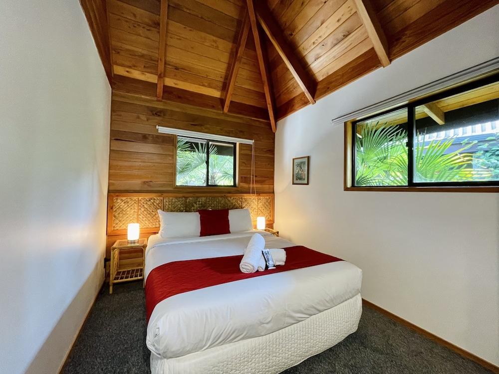 Pacific Harbour Villas