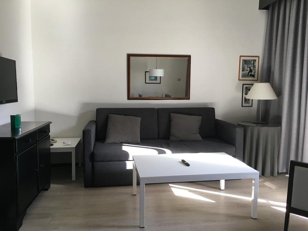 Apartamentos HG Cristian Sur