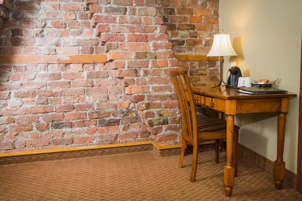 The Murray Premises Hotel