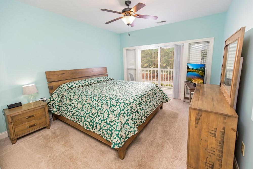 World Tour Golf Resort