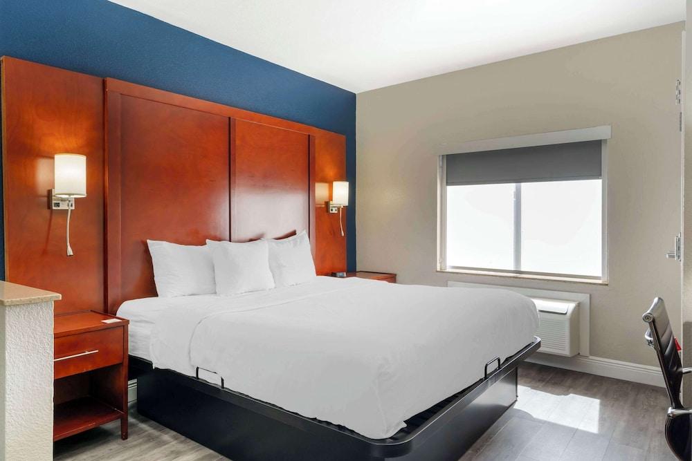 Comfort Suites West Jacksonville