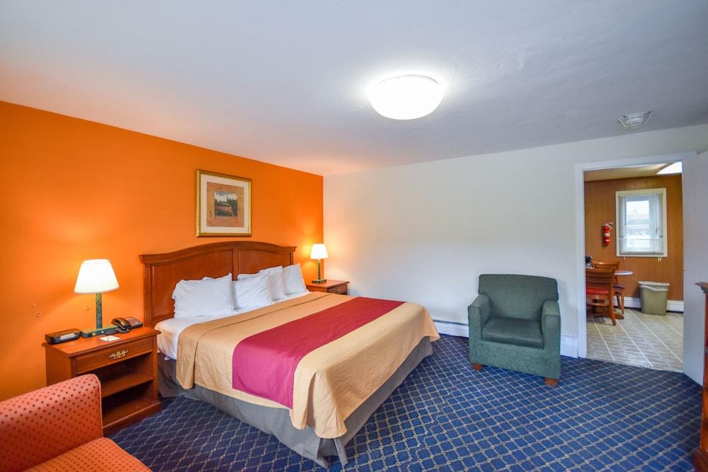 Monticello Inn Framingham