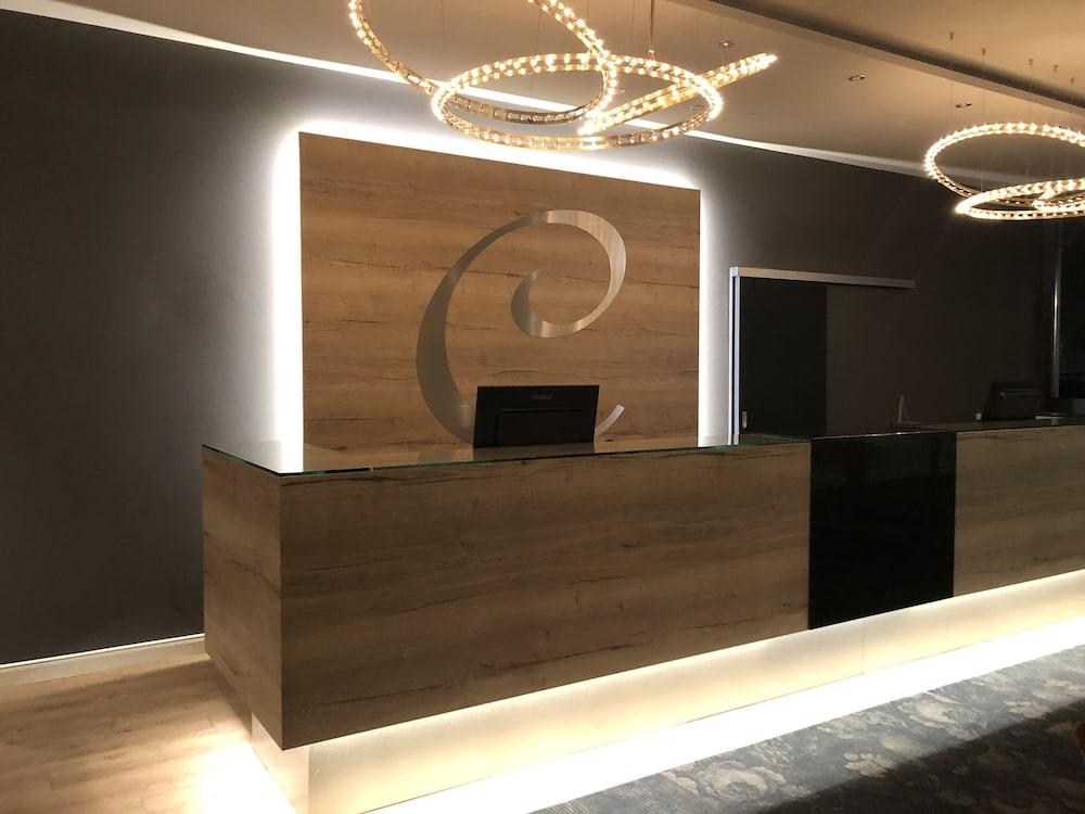 Caravelle Hotel im Park