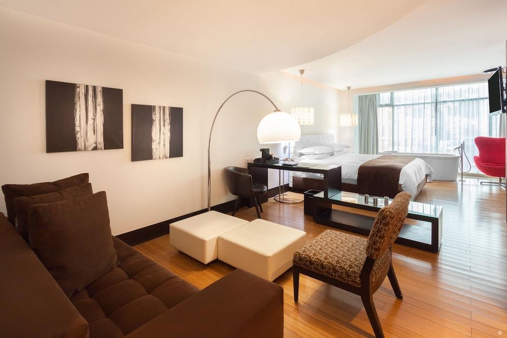 Le Parc Hotel, Beyond Stars