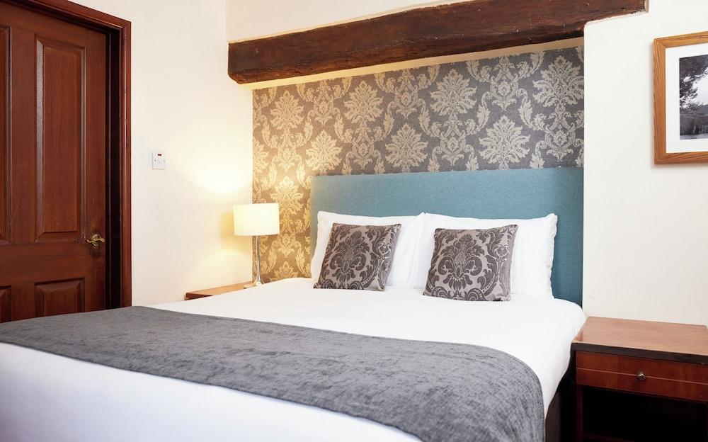 Hunters Hall Tetbury by Greene King Inns