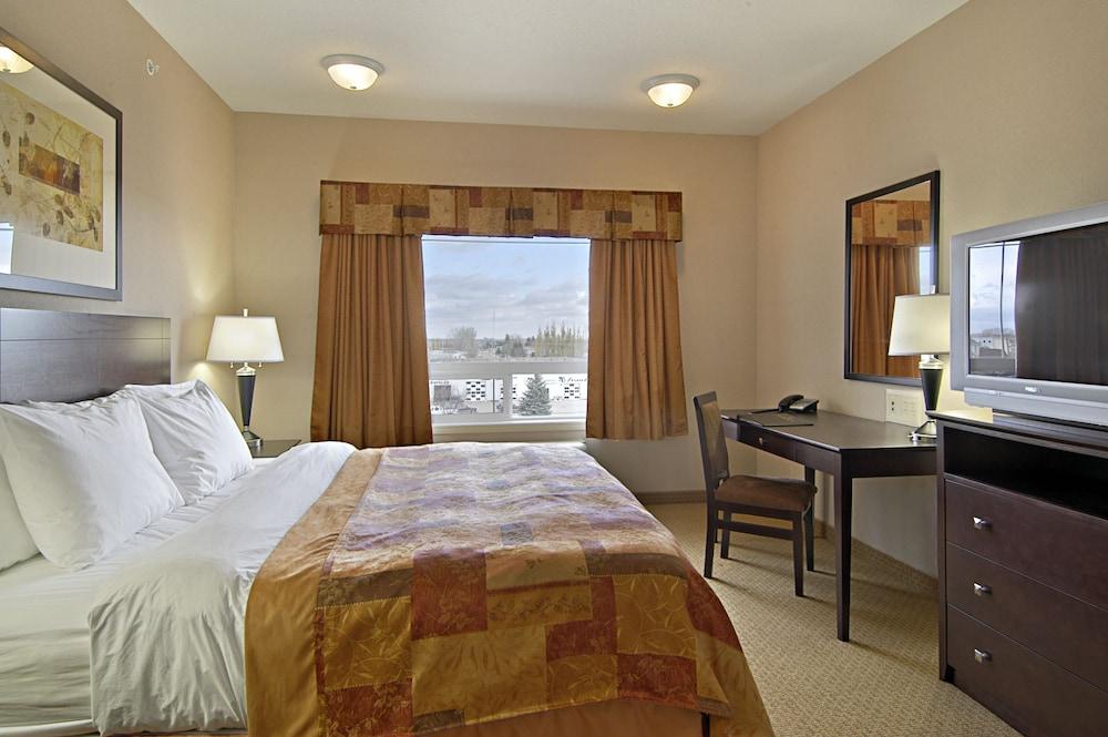 Ramada by Wyndham Brooks