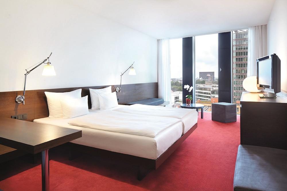 Empire Riverside Hotel