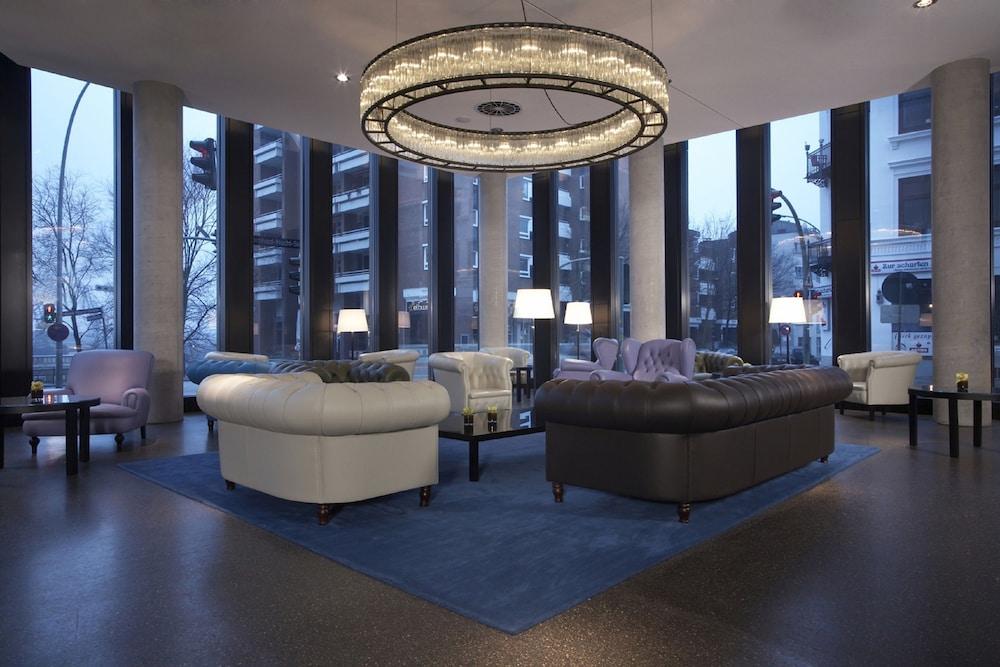 Empire Riverside Hotel